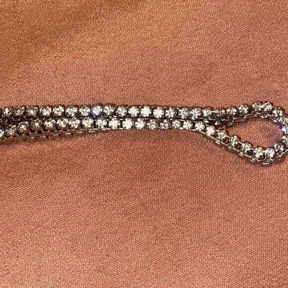 Ann Taylor Chain Link Necklace with Crystals! - Picture 9 of 13